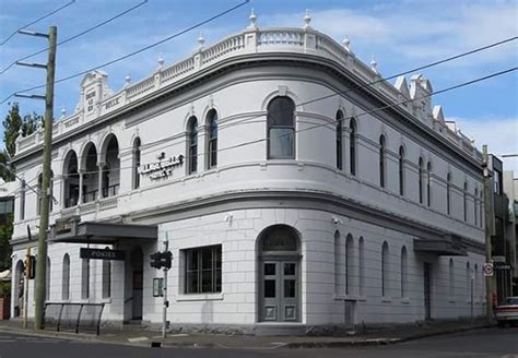 hotels in st kilda victoria