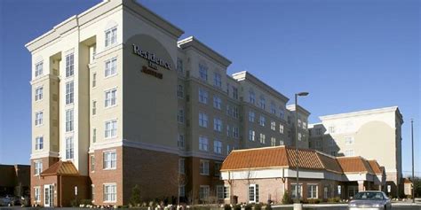 hotels near american dream motor inn