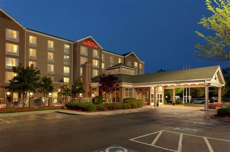 hotels near bank of america stadium with pool