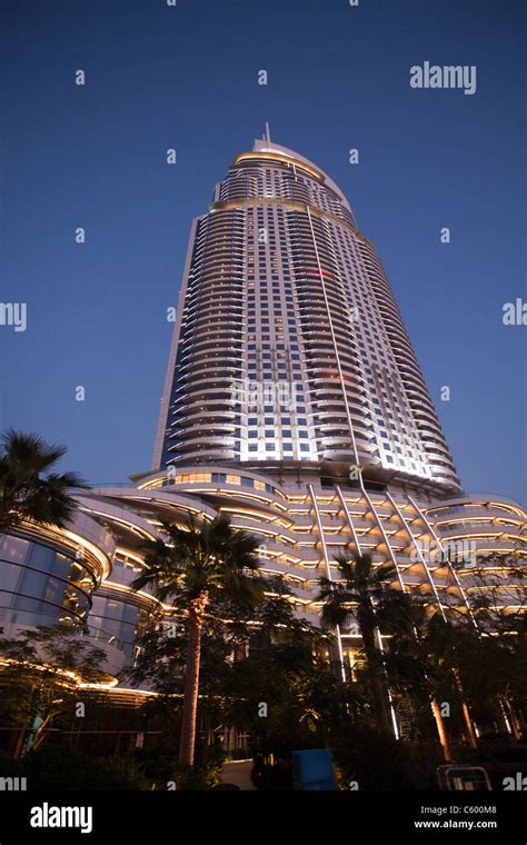 hotels near dubai mall and burj khalifa