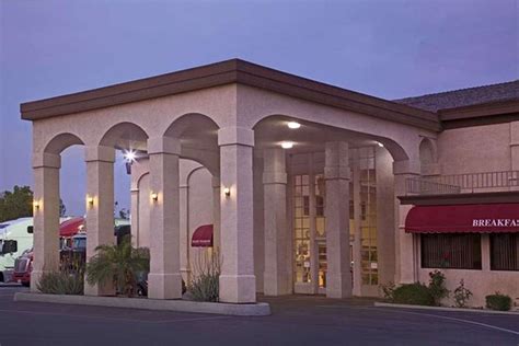 hotels near pico rivera