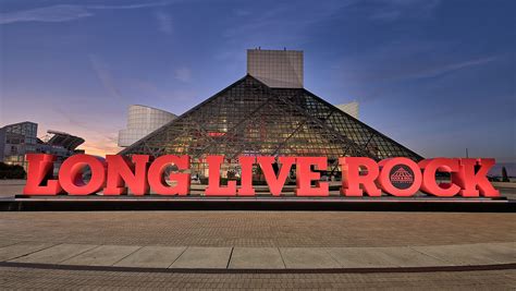 hotels near the rock and roll hall of fame