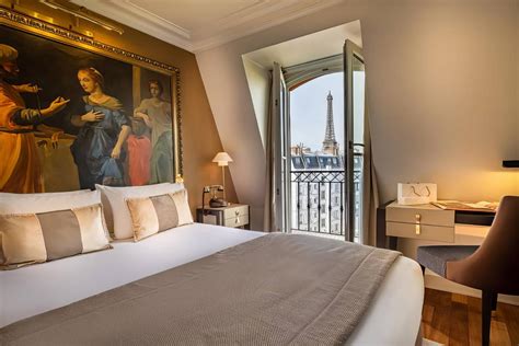 hotels with eiffel tower view reddit