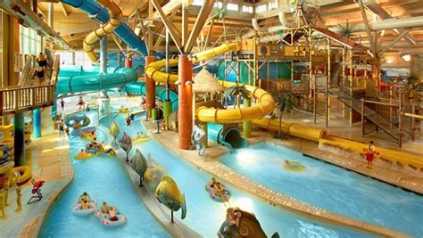 hotels with indoor water parks