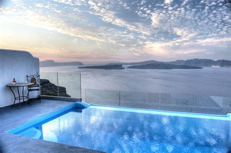 hotels with private pool in santorini