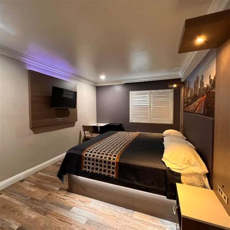 hotels without deposit