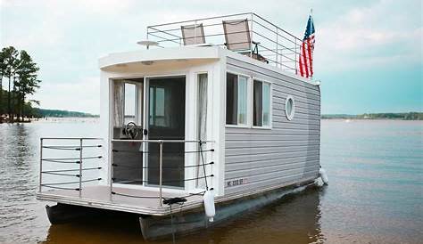 Wanderer Houseboat
