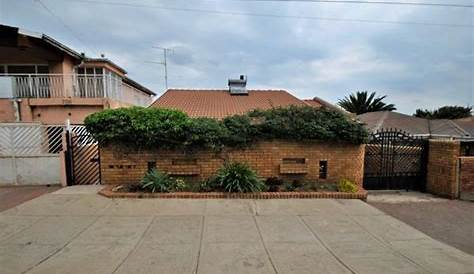 Houses For Sale In Soweto Dube 3 Bedroom House Gauteng Johannesburg