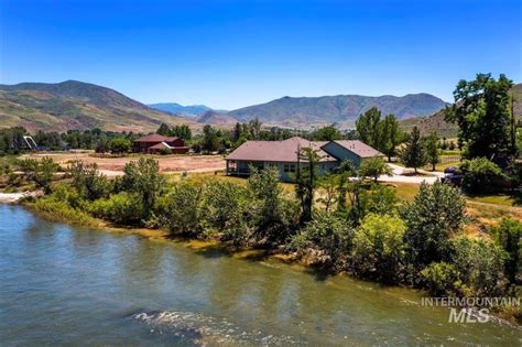 houses for sale in horseshoe bend idaho