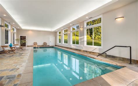 houses for sale with swimming pool