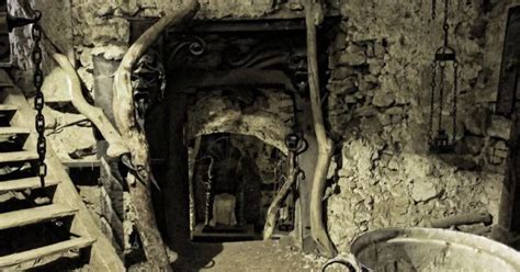 houska castle pit depth