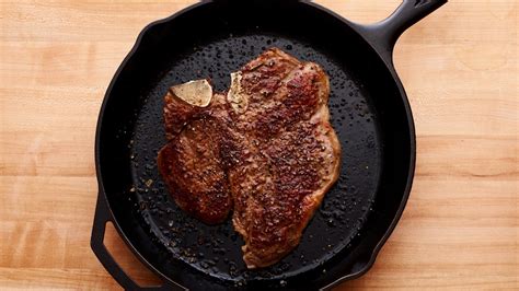 How to cook GIANT STEAKS with the chimney sear method