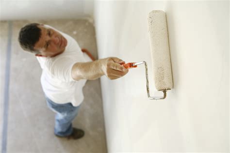 How to Fix Peeling Paint on Drywall in 6 DIY Steps