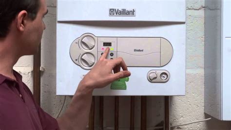 VAILLANT ECOTEC 831 RECONDITIONED BOILER ( WITH 1 YEAR