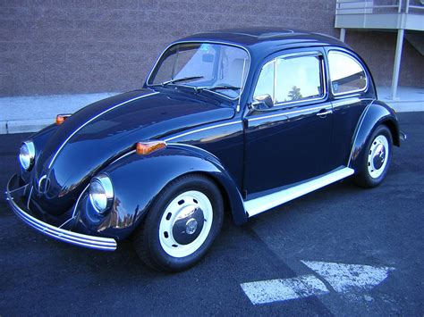 Volkswagen Beetle Volkswagen Beetle with two tone paint an… dave_7