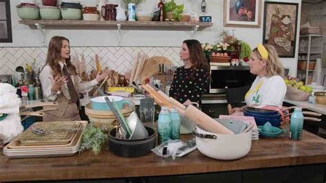 Drew Barrymore Dishes on Her GoTo Source for Kitchen Inspo Kitchen remodel, Devol kitchens