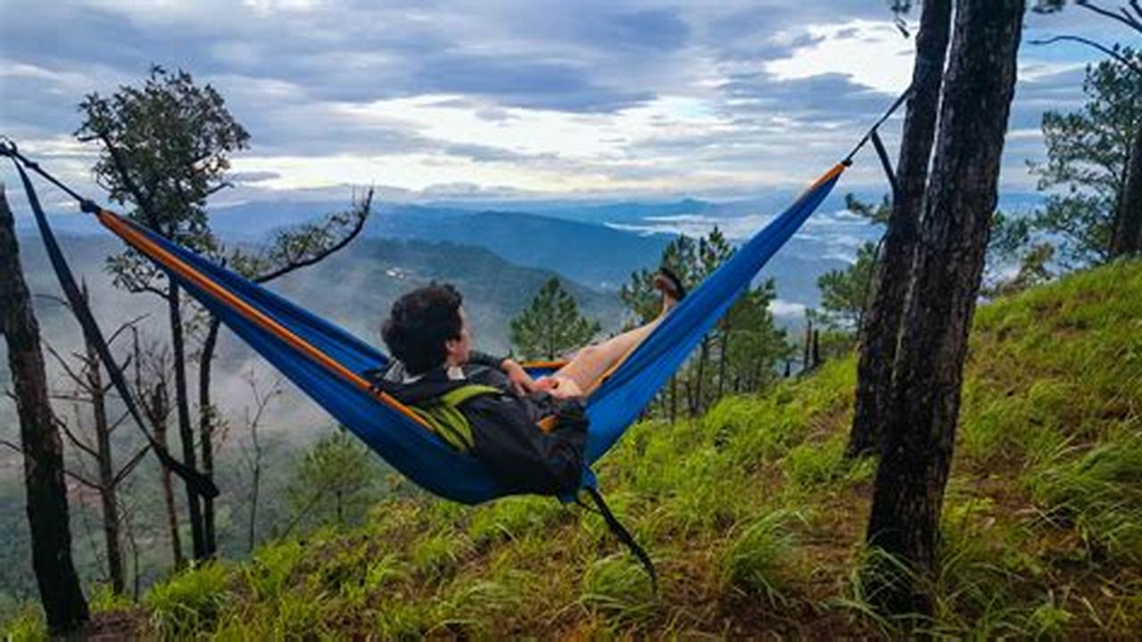 How to Camp with a Hammock: A Beginner's Guide to a Comfortable and Relaxing Outdoor Experience