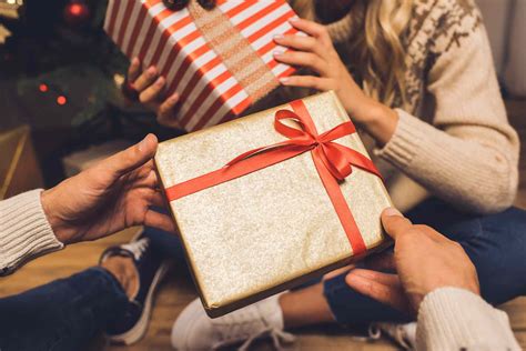 How To Do A Family Christmas Gift Exchange