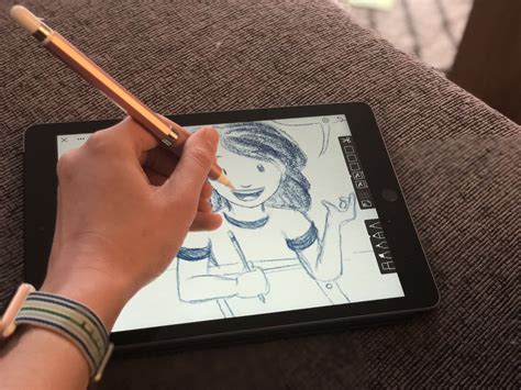 Person drawing on the iPad Pro 2017 using Procreate YouTube