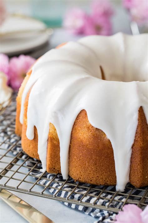 How To Drizzle Icing On A Bundt Cake