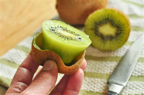 How to Cut Kiwi Fruit Good Cheap Eats Kitchen Tips