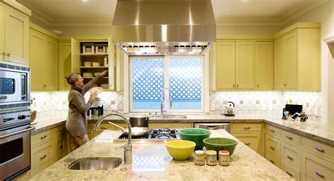 How to Use Feng Shui in Every Room of Your Home Kitchen decor inspiration, Small kitchen decor