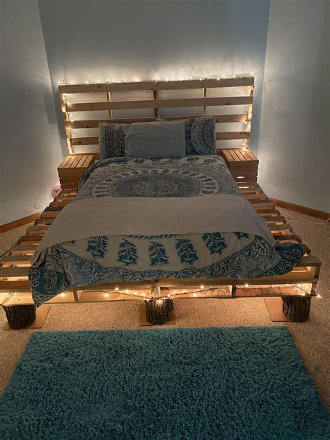 Kingsize Pallet Bed • 1001 Pallets Pallet furniture bedroom, Pallet