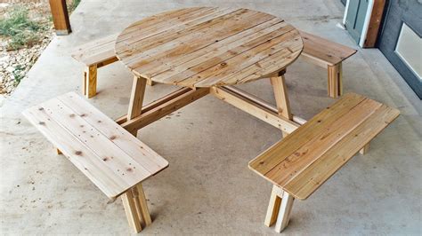 Round Picnic Table (Options 6' Diameter, Attached Benches, OldGrowth