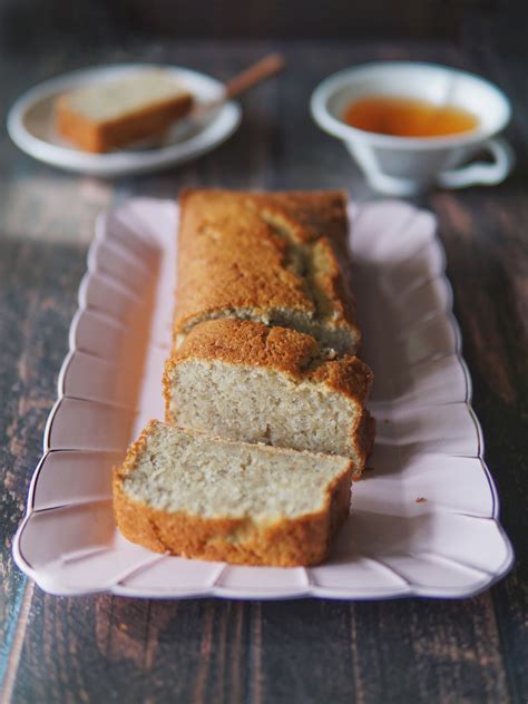 Simple Banana Cake Recipefull of flavor and so easy to