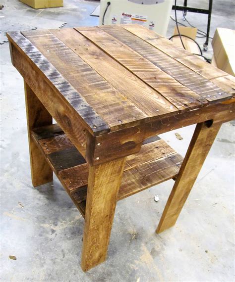 Eat. Live. Play. Side Table [Pallet Redux]