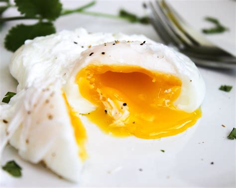 How to Poach Eggs Perfectly Every Time Delishably