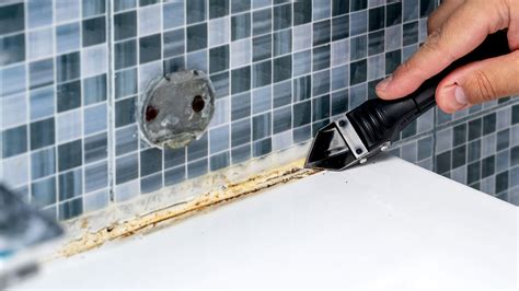 How to Remove Old Caulk From a Tub, Shower, or Sink