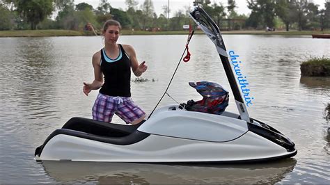 Staying Safe When Riding a Jet Ski Three Priceless Pieces of
