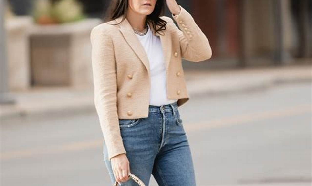 How to Style a Cropped Blazer