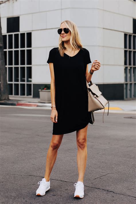 10 Ways To Style A TShirt Dress Her Campus Shirt dress, Dresses