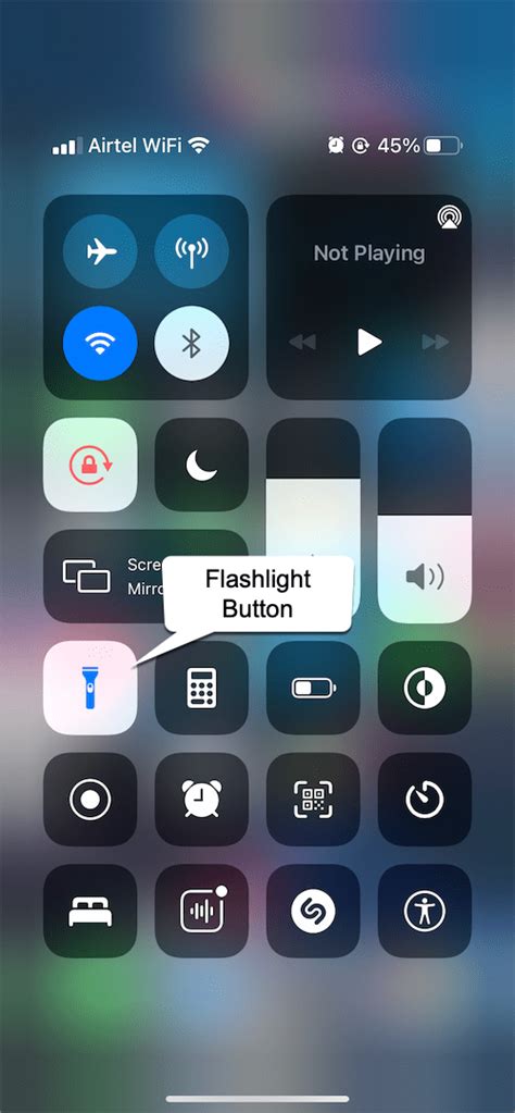 How to turn off the flashlight on iPhone 12