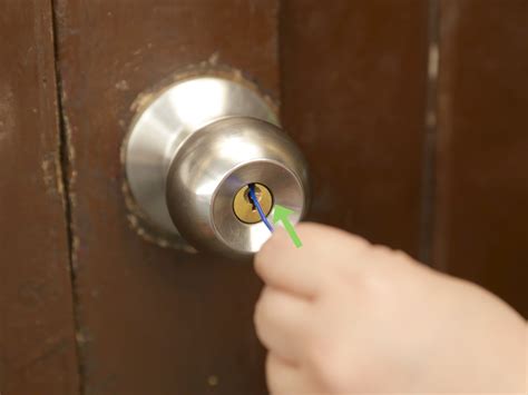 How to Pick the Lock of an Interior Door