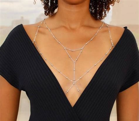 How to Wear a Body Chain and Look Fabulous Jewelry Guide