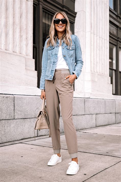 How to Style Joggers So That You Can Wear Them To Work Business