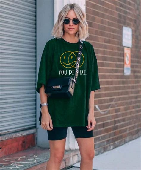 How To Wear Oversized TShirts (37 Outfit Ideas) 2021