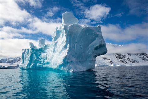 how big are icebergs