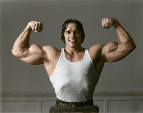 how big were arnold's biceps