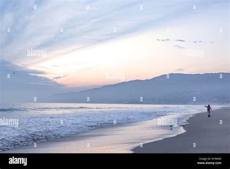 how cold does it get in malibu in the winter