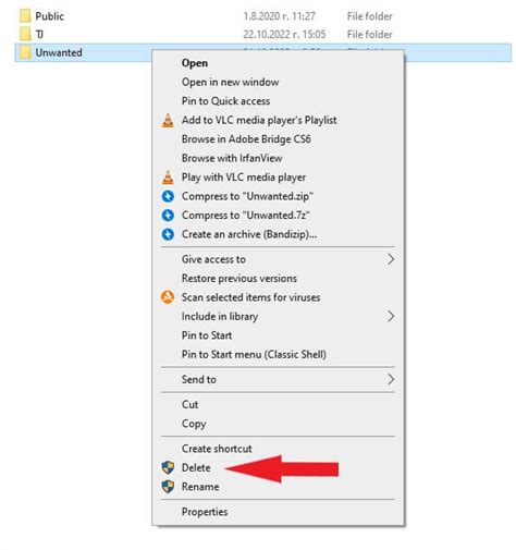 how do i delete a folder in my email