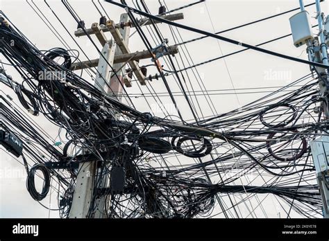 How Do Wires Get Tangled