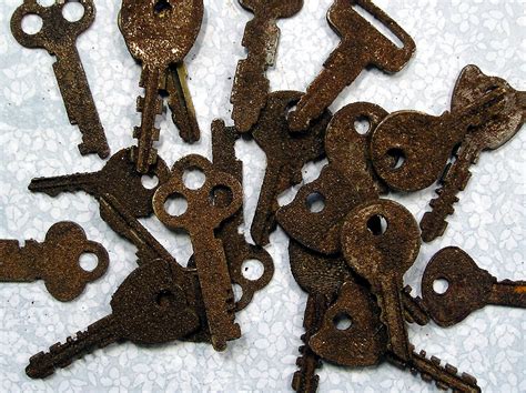 How Do You Remove Rust From Old Keys