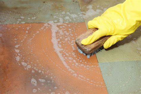 how do you remove rust stains from tile flooring