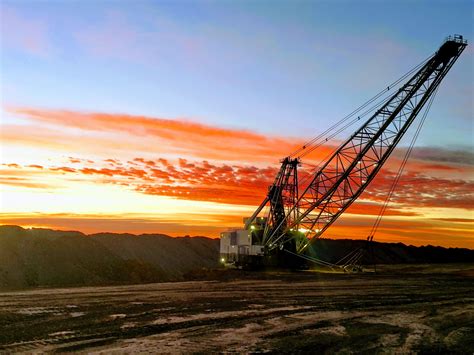 How Does A Dragline Operator