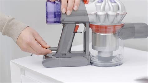 How Does A Dyson Cordless Plug In