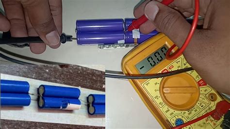 how does a laptop battery work